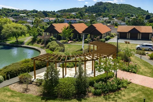 Whitby Lakes Retirement Village